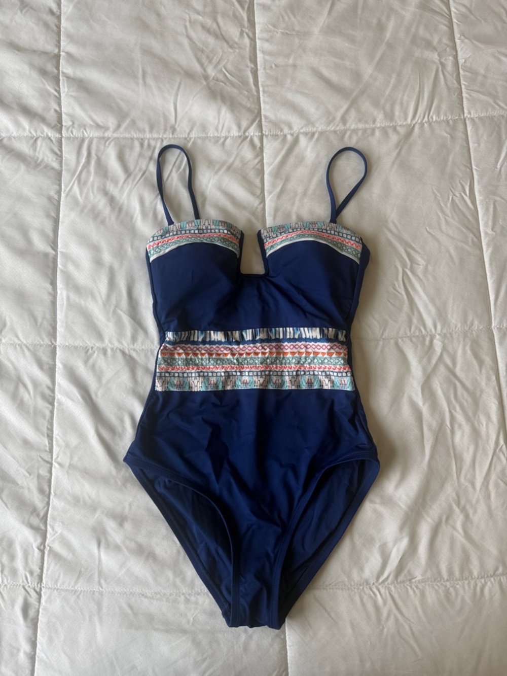 La Blanca women’s Navy One-Piece Swimsuit with Patterned Trim size 4